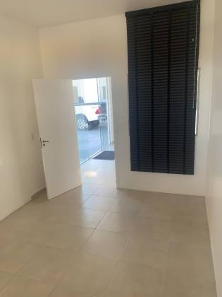 Lindo ponto comercial na Ponta de Baixo - São José