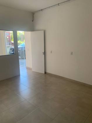 Lindo ponto comercial na Ponta de Baixo - São José
