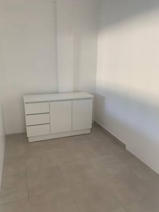 Linda sala comercial bem localizada na Ponta de baixo
