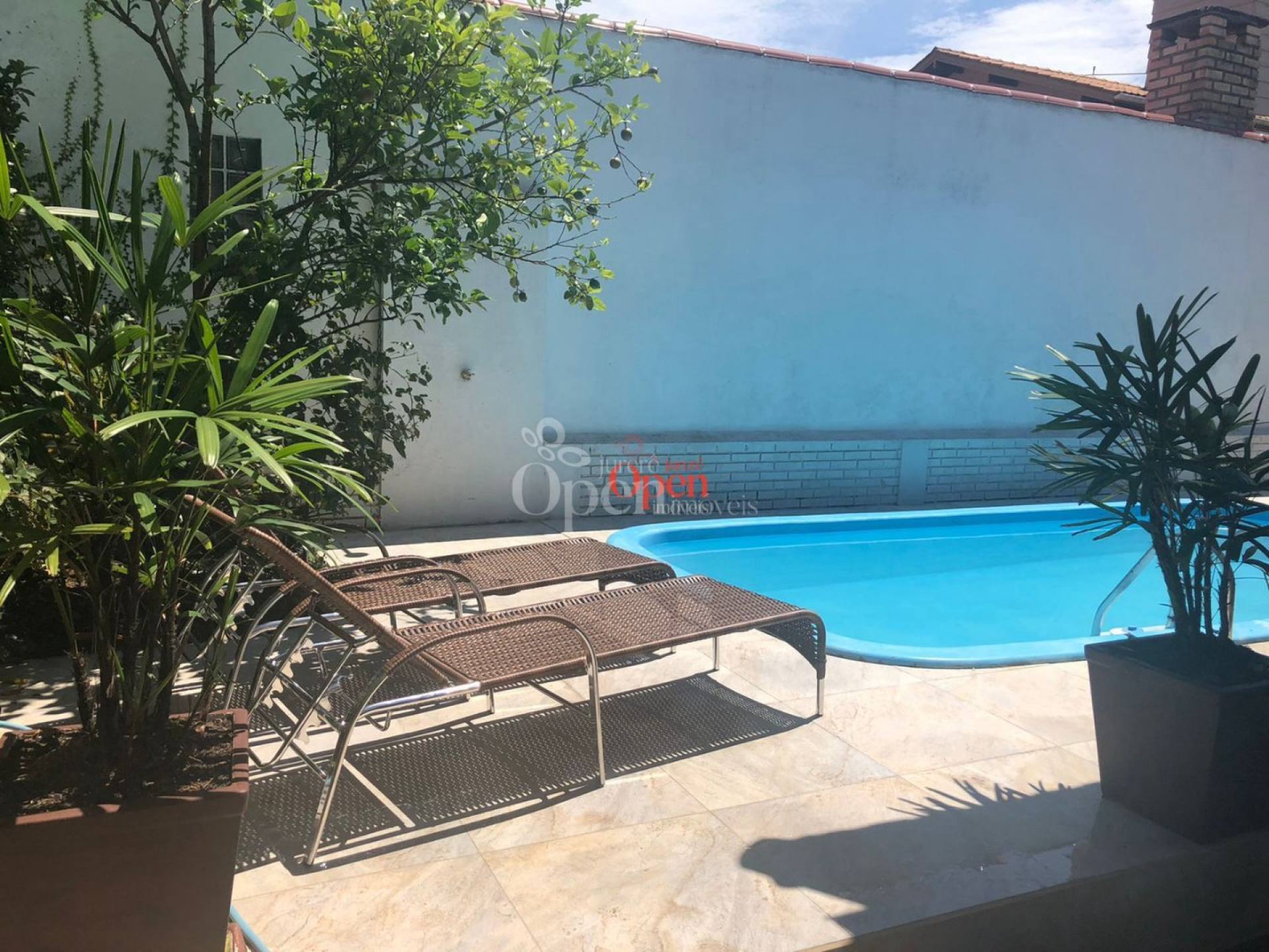 AMPLA CASA A VENDA EM JURERÊ INTERNACIONAL - FLORIANÓPOLIS/SC