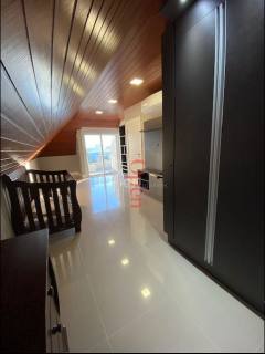 APARTAMENTO DUPLÉX PARA LOCAÇÃO ANUAL EM JURERÊ - FLORIANÓPOLIS/SC