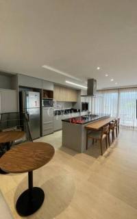 APARTAMENTO FINAMENTE DECORADO EM JURERÊ -FLORIANÓPOLIS/SC