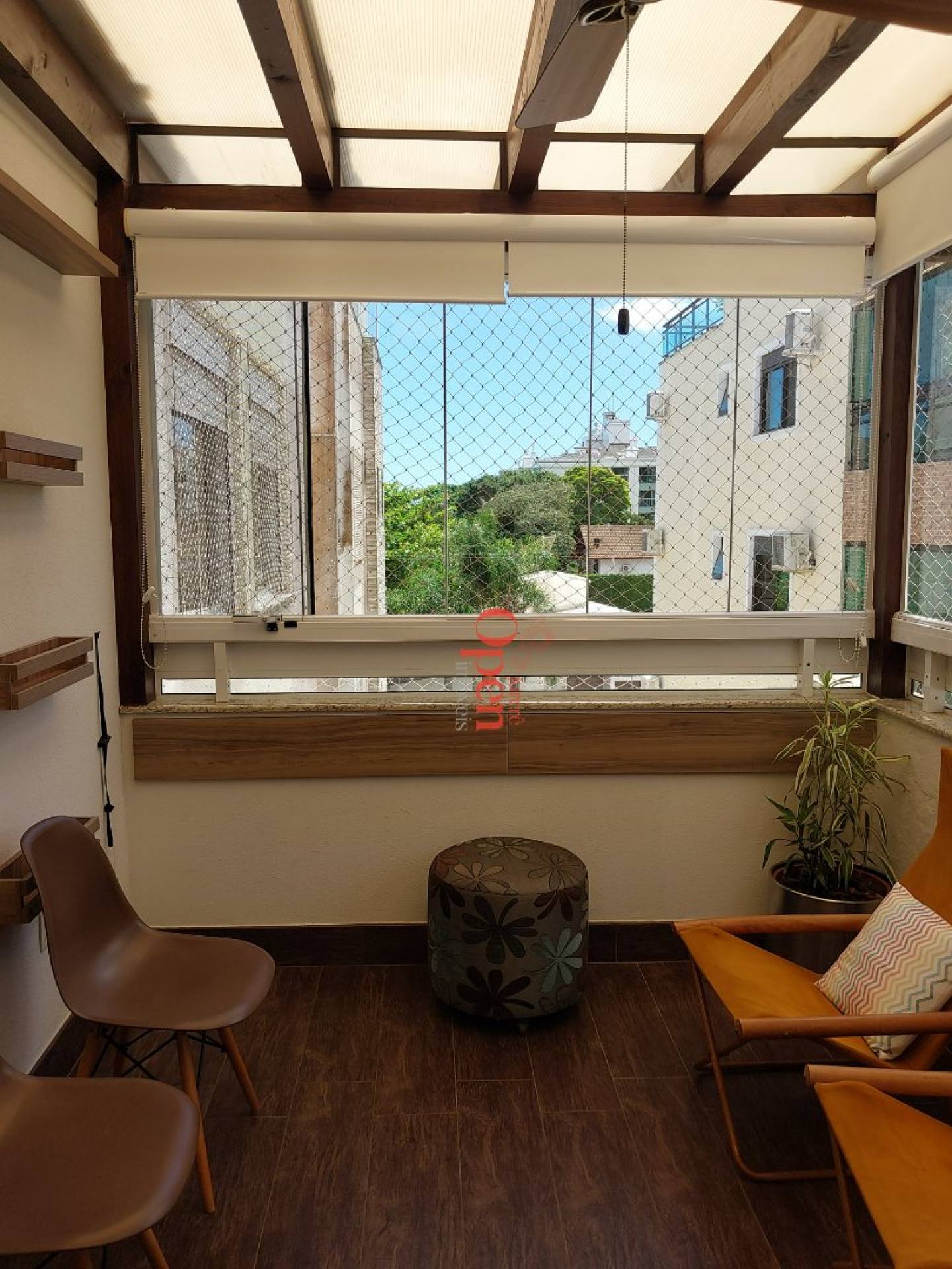 APARTAMENTO CHARMOSO À VENDA EM BECO DOS MILIONÁRIOS-FLORIANÓPOLIS/SC