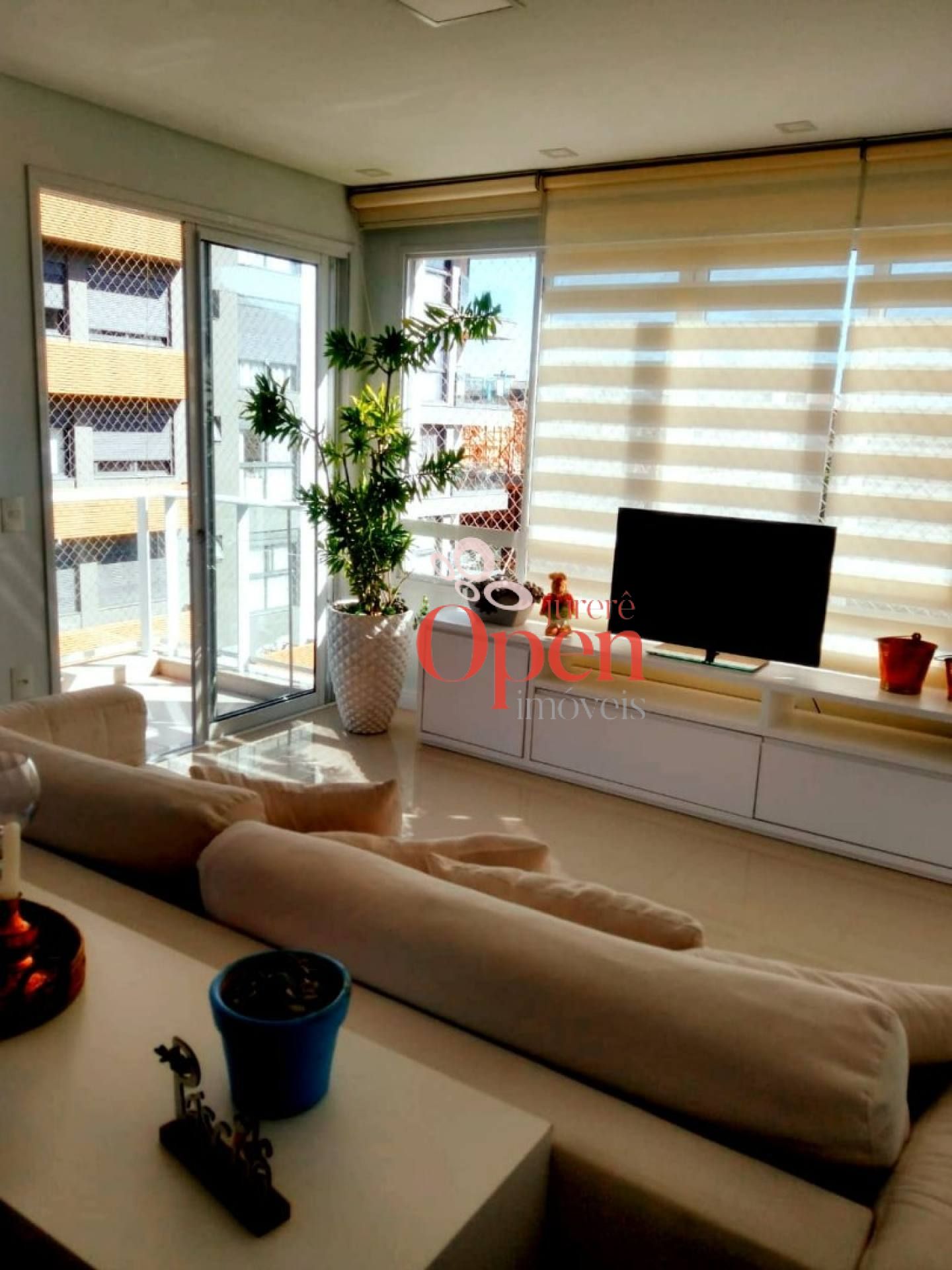 APARTAMENTO COM DUAS SUÍTES Á VENDA EM JURERÊ - FLORIANÓPOLIS/SC