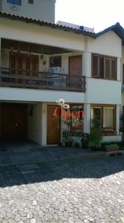 CASA EM CONDOMÍNIO Á VENDA NA ZONA SUL DE PORTO ALEGRE - RS