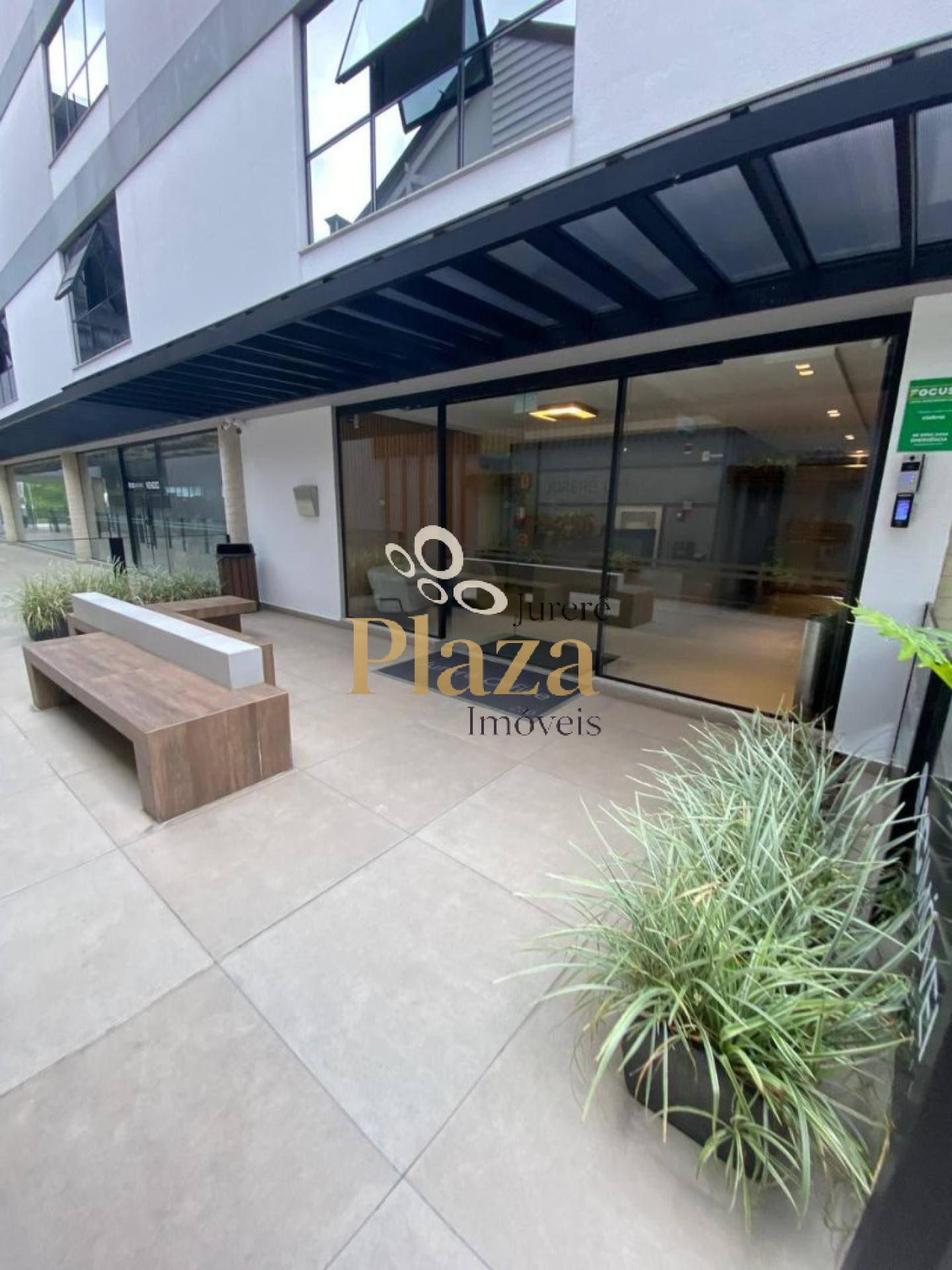 SALA COMERCIAL PARA LOCAÇÃO ANUAL EM JURERÊ - FLORIANÓPOLIS/SC