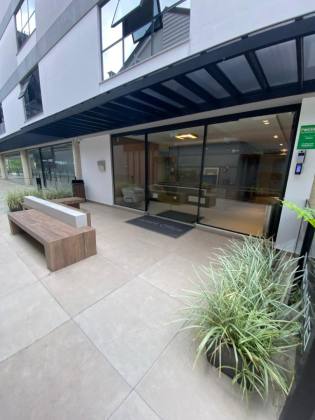 SALA COMERCIAL PARA LOCAÇÃO ANUAL EM JURERÊ - FLORIANÓPOLIS/SC