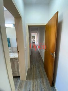 Apartamento locação anual Beco dos Milionários a apenas 80 metros do mar