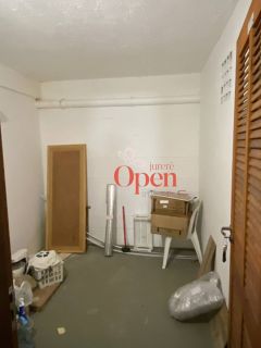 Apartamento locação anual Beco dos Milionários a apenas 80 metros do mar