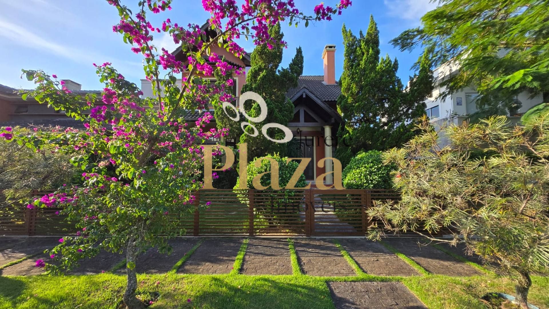 OPORTUNIDADE EM JURERÊ INTERNACIONAL, CASA 3 DORMITÓRIOS - FLORIANÓPOLIS/SC