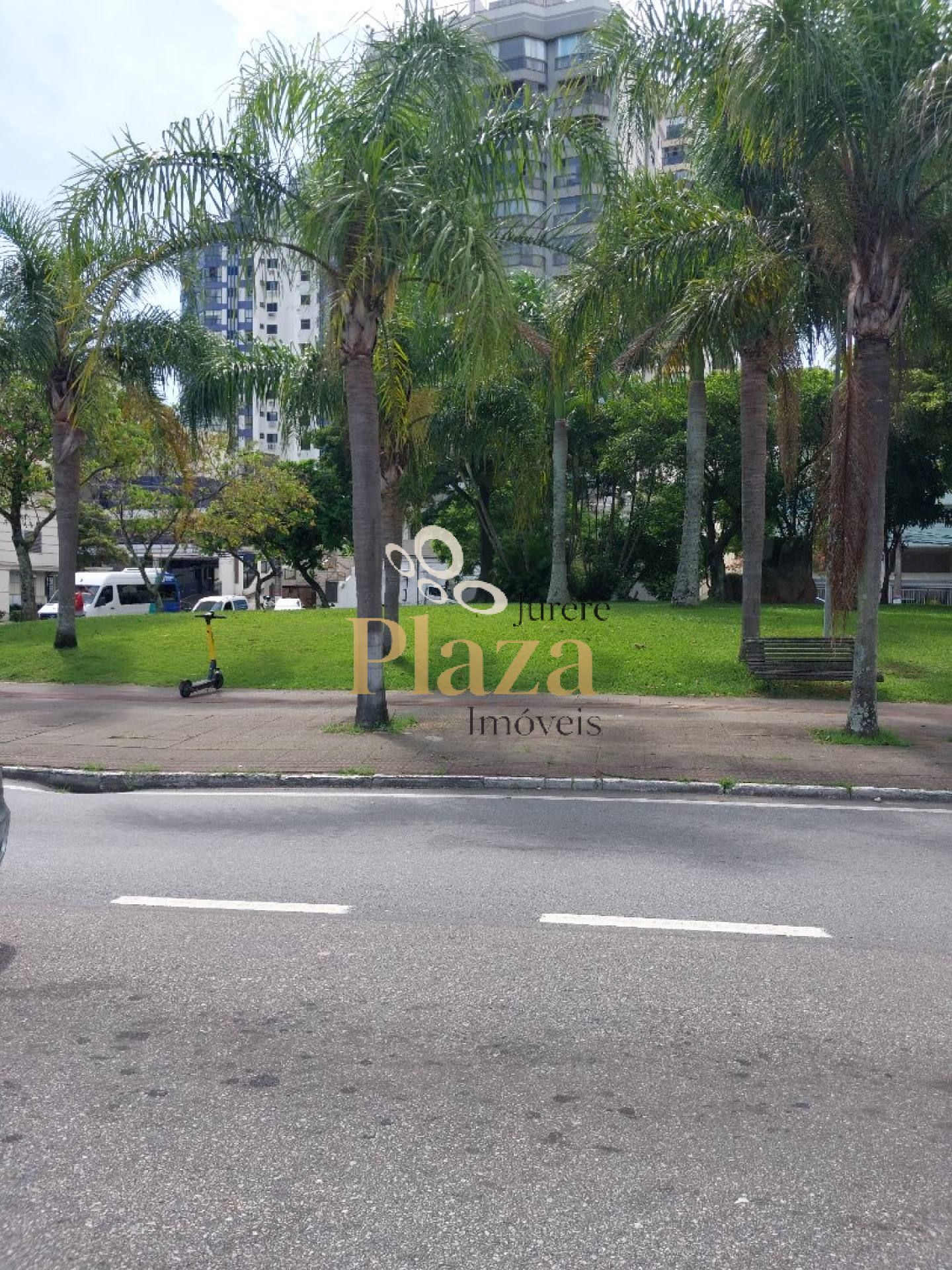 APARTAMENTO À VENDA COM VISTA DA BEIRA MAR DE FLORIANÓPOLIS/SC