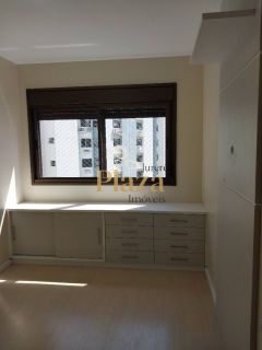 APARTAMENTO À VENDA COM VISTA DA BEIRA MAR DE FLORIANÓPOLIS/SC