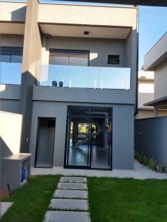 Casa duplex geminada de 3 dormitórios, nos Ingleses próximo do Costão Golf