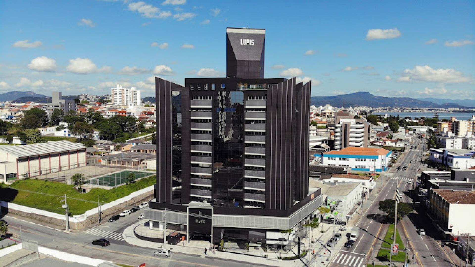sala comercial mobiliada no Estreito na Av. Santa Catarina
