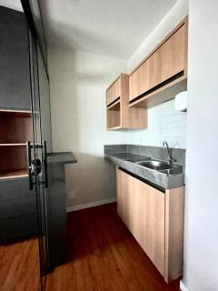 sala comercial mobiliada no Estreito na Av. Santa Catarina