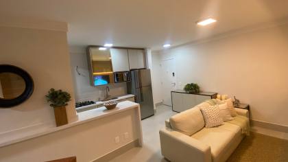 APARTAMENTO MOBILIADO NA PRAIA DO SANTINHO