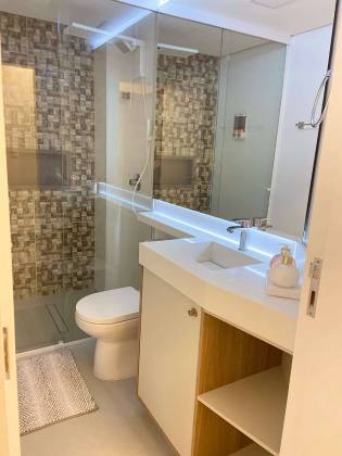 APARTAMENTO MOBILIADO NA PRAIA DO SANTINHO