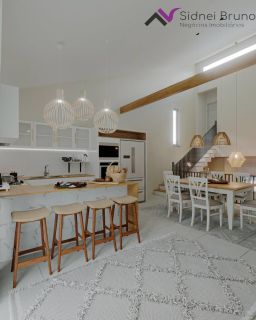CASA COM PÉ DIREITO DUPLO E EDÍCULA COM CHURRASQUEIRA NO RIO VERMELHO