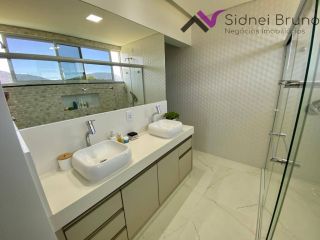 CASA ALTO PADRÃO COM PISCINA, 04 SUÍTES E ELEVADOR-RIO VERMELHO FLORIANÓPOLIS