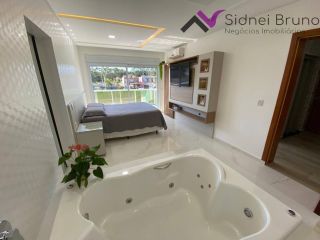 CASA ALTO PADRÃO COM PISCINA, 04 SUÍTES E ELEVADOR-RIO VERMELHO FLORIANÓPOLIS