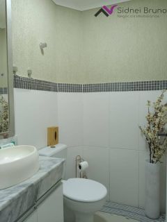 CASA MOBILIADA COM PISCINA Á VENDA NOS INGLESES