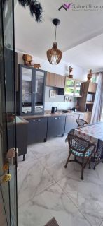 CASA COMPLETA COM PISCINA- INGLESES