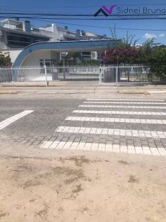 Apartamento com piscina nos Ingleses – 2 quartos (1 suíte), pet friendly, perto da praia!