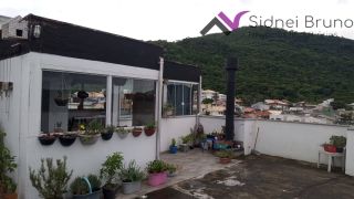 Apartamento amplo com suíte e terraço com mesa de sinuca nos Ingleses
