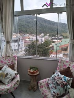 Apartamento amplo com suíte e terraço com mesa de sinuca nos Ingleses