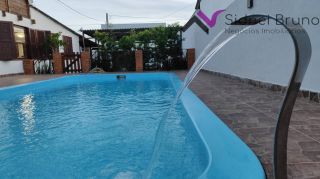 CASA AMPLA PARA TEMPORADA-  ACOMODA ATÉ 10 PESSOAS NO RIO VERMELHO