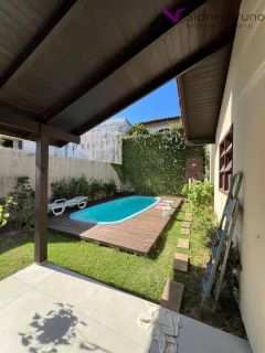 Casa de Temporada com Piscina na Cachoeira do Bom Jesus – Conforto para Até 8 Pessoas