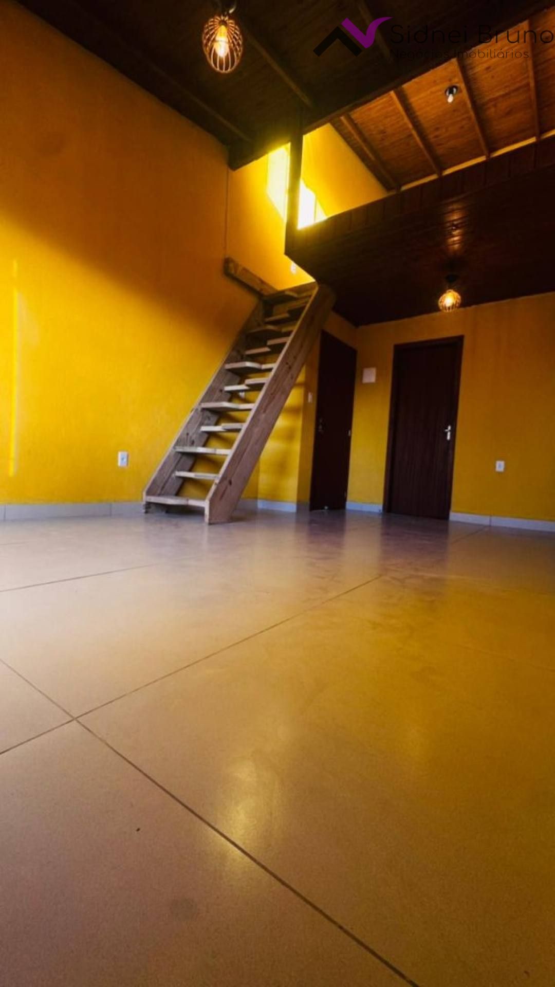 LOFT COM MEZANINO PARA LOCAÇÃO ANUAL- RIO VERMELHO