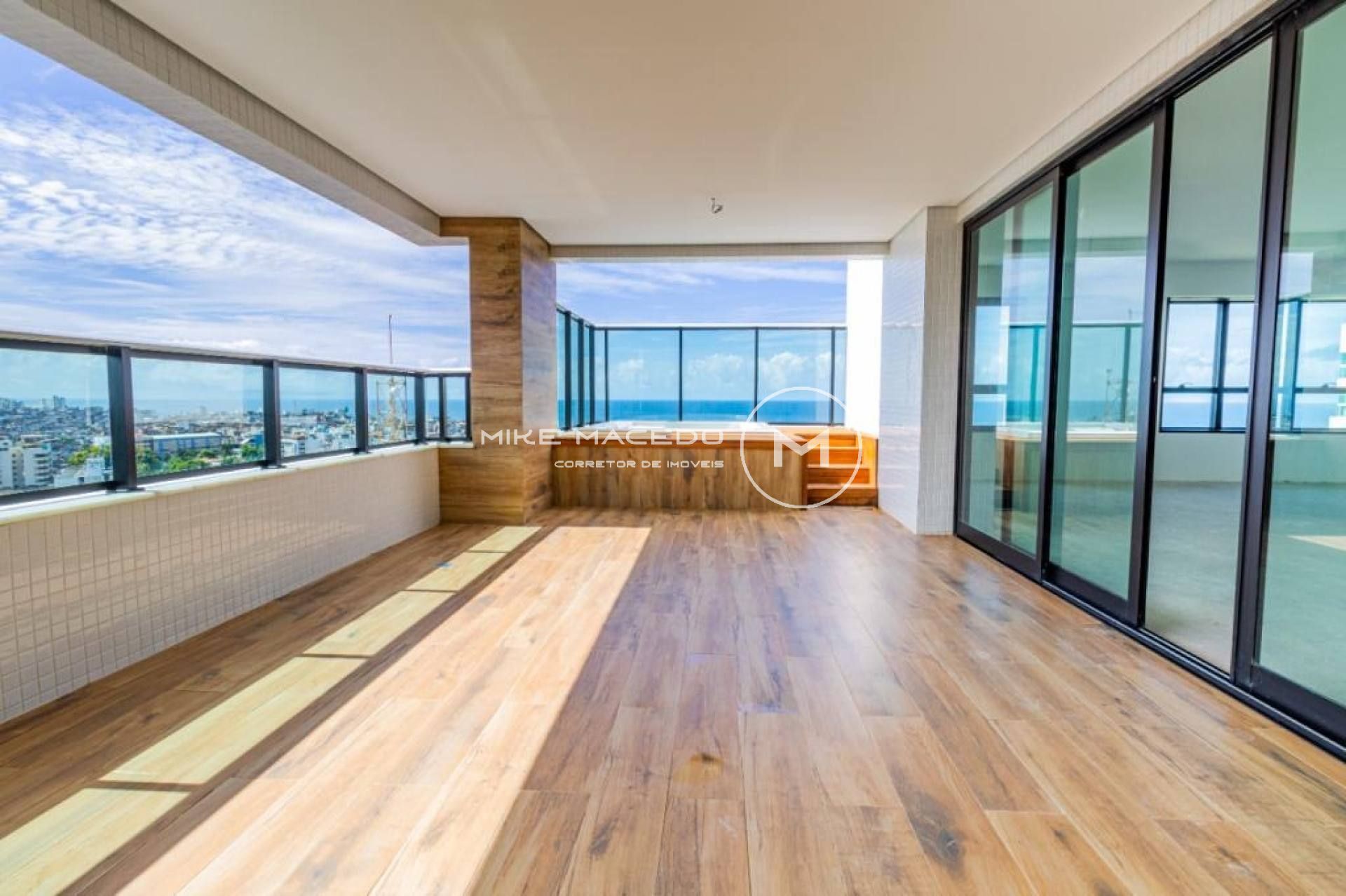 Cobertura duplex de alto luxo com 220 m2 no Rio Vermelho