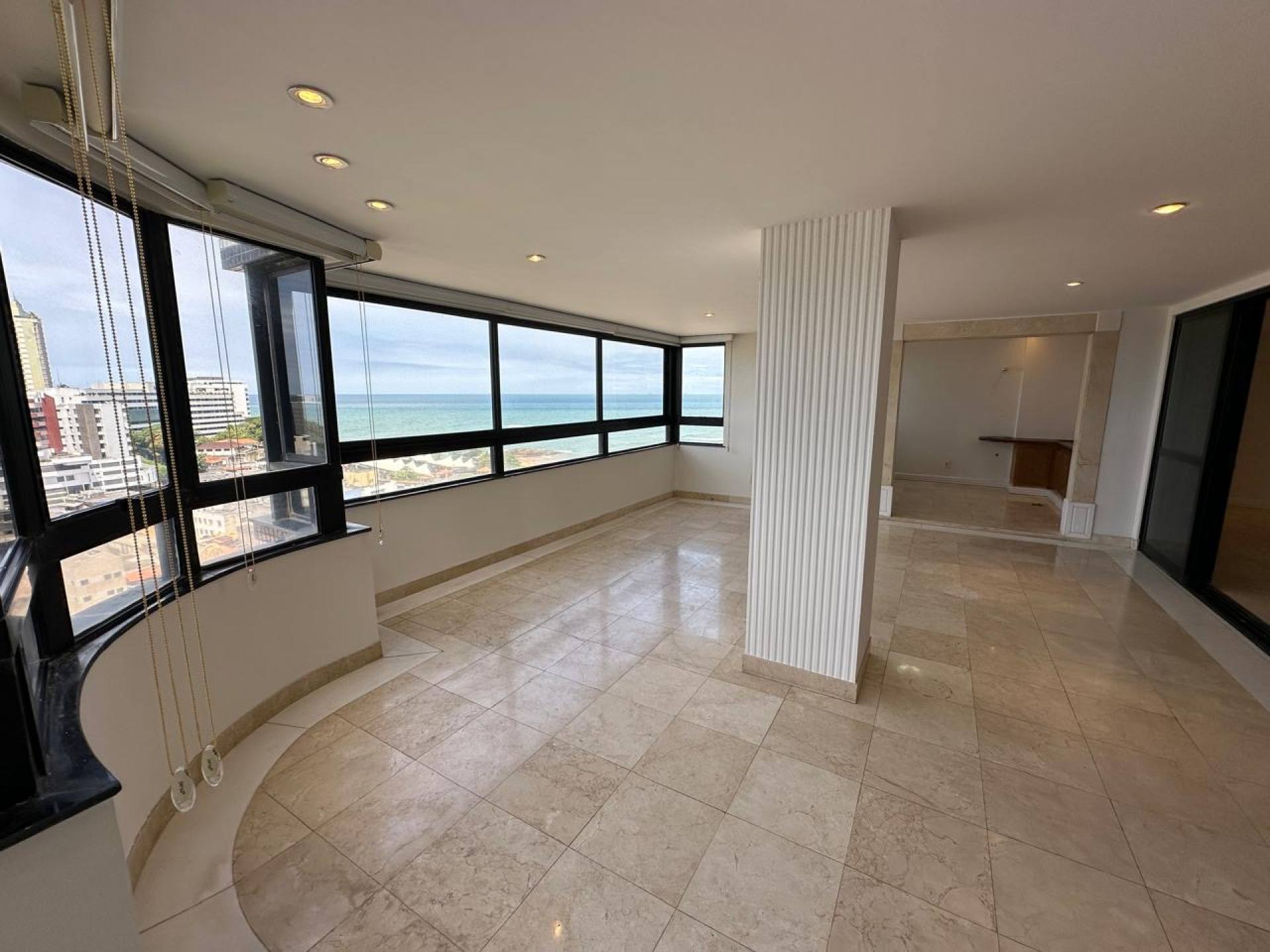 Apartamento à venda no Rio vermellho com 298 m2 sendo 4 suites!