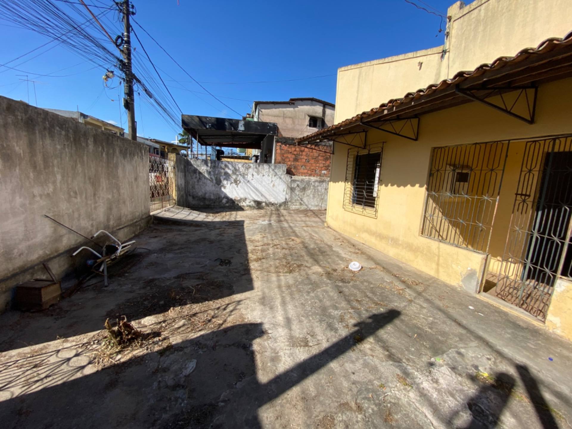 Casa à venda em Simoes Filho por 299 mil reais com Escritura