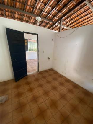 Casa à venda em Simoes Filho por 299 mil reais com Escritura
