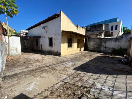 Casa à venda em Simoes Filho por 299 mil reais com Escritura