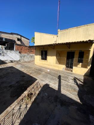 Casa à venda em Simoes Filho por 299 mil reais com Escritura