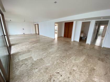 Apartamento à venda no Rio Vermelho com 320 m2 e uma vista deslumbrante para o mar.