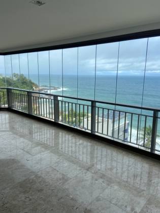 Apartamento à venda no Rio Vermelho com 320 m2 e uma vista deslumbrante para o mar.