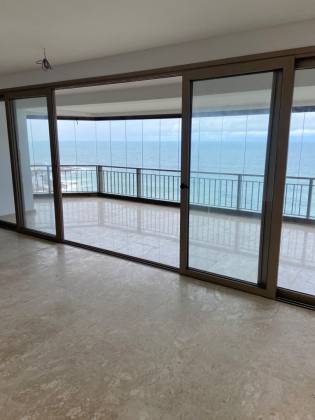 Apartamento à venda no Rio Vermelho com 320 m2 e uma vista deslumbrante para o mar.