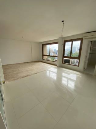 Apartamento à venda no Rio Vermelho com 320 m2 e uma vista deslumbrante para o mar.