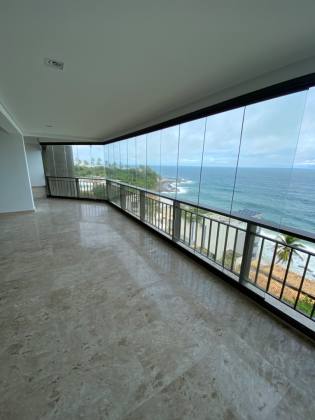 Apartamento à venda no Rio Vermelho com 320 m2 e uma vista deslumbrante para o mar.
