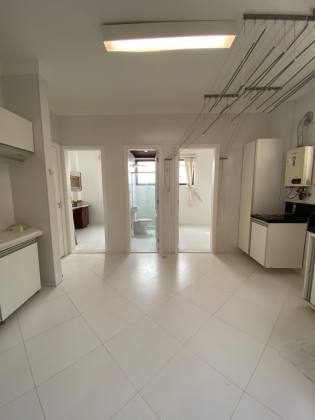Apartamento à venda no Rio Vermelho com 320 m2 e uma vista deslumbrante para o mar.