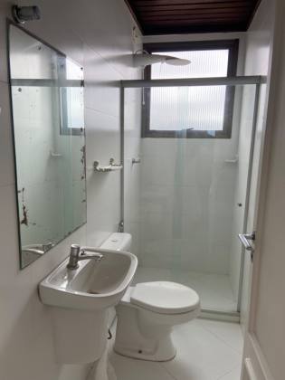 Apartamento à venda no Rio Vermelho com 320 m2 e uma vista deslumbrante para o mar.