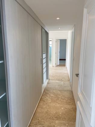 Apartamento à venda no Rio Vermelho com 320 m2 e uma vista deslumbrante para o mar.