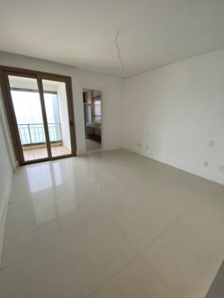 Apartamento à venda no Rio Vermelho com 320 m2 e uma vista deslumbrante para o mar.
