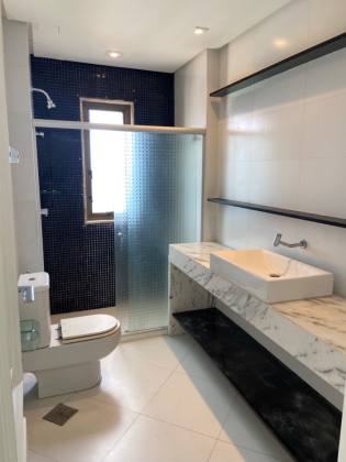 Apartamento à venda no Rio Vermelho com 320 m2 e uma vista deslumbrante para o mar.