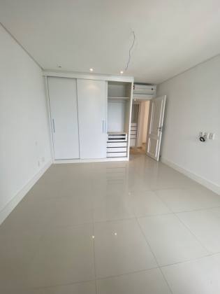 Apartamento à venda no Rio Vermelho com 320 m2 e uma vista deslumbrante para o mar.