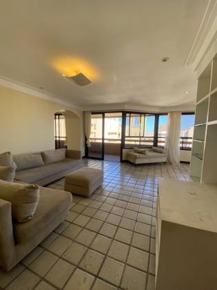 Jardim Apipema - Apartamento à venda com 239 m2 sendo 4 suítes e 3 vagas de garagem soltas.